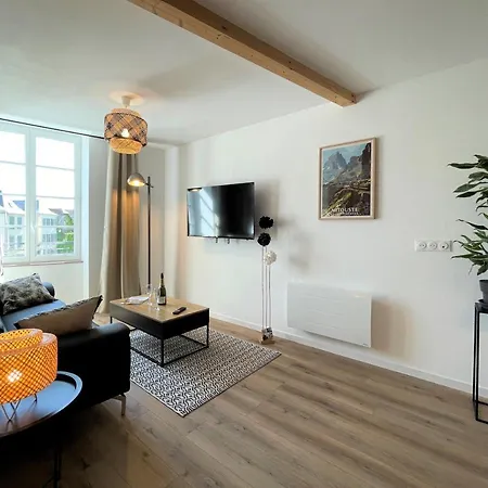 O Pyrenees Quartier Historique * أُلورو سات ماري